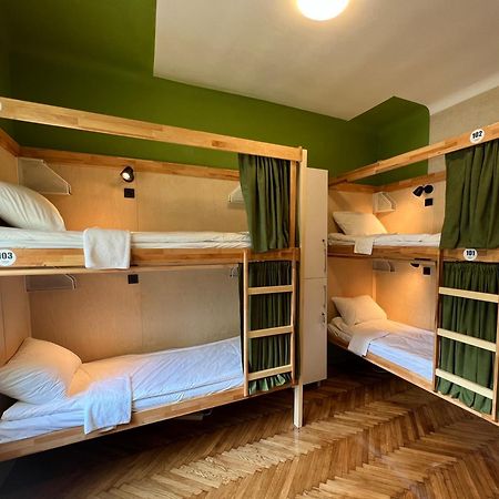 Cabbage Hostel ベオグラード エクステリア 写真