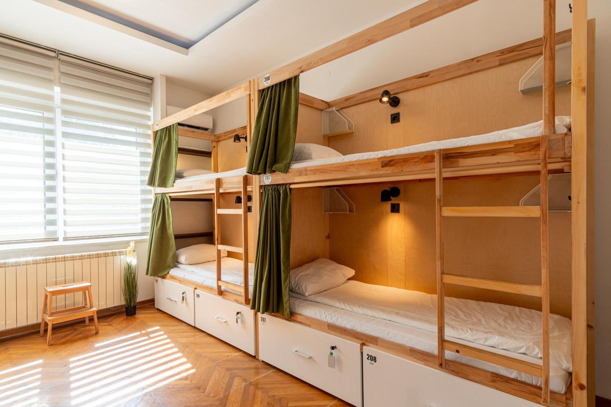 Cabbage Hostel ベオグラード エクステリア 写真