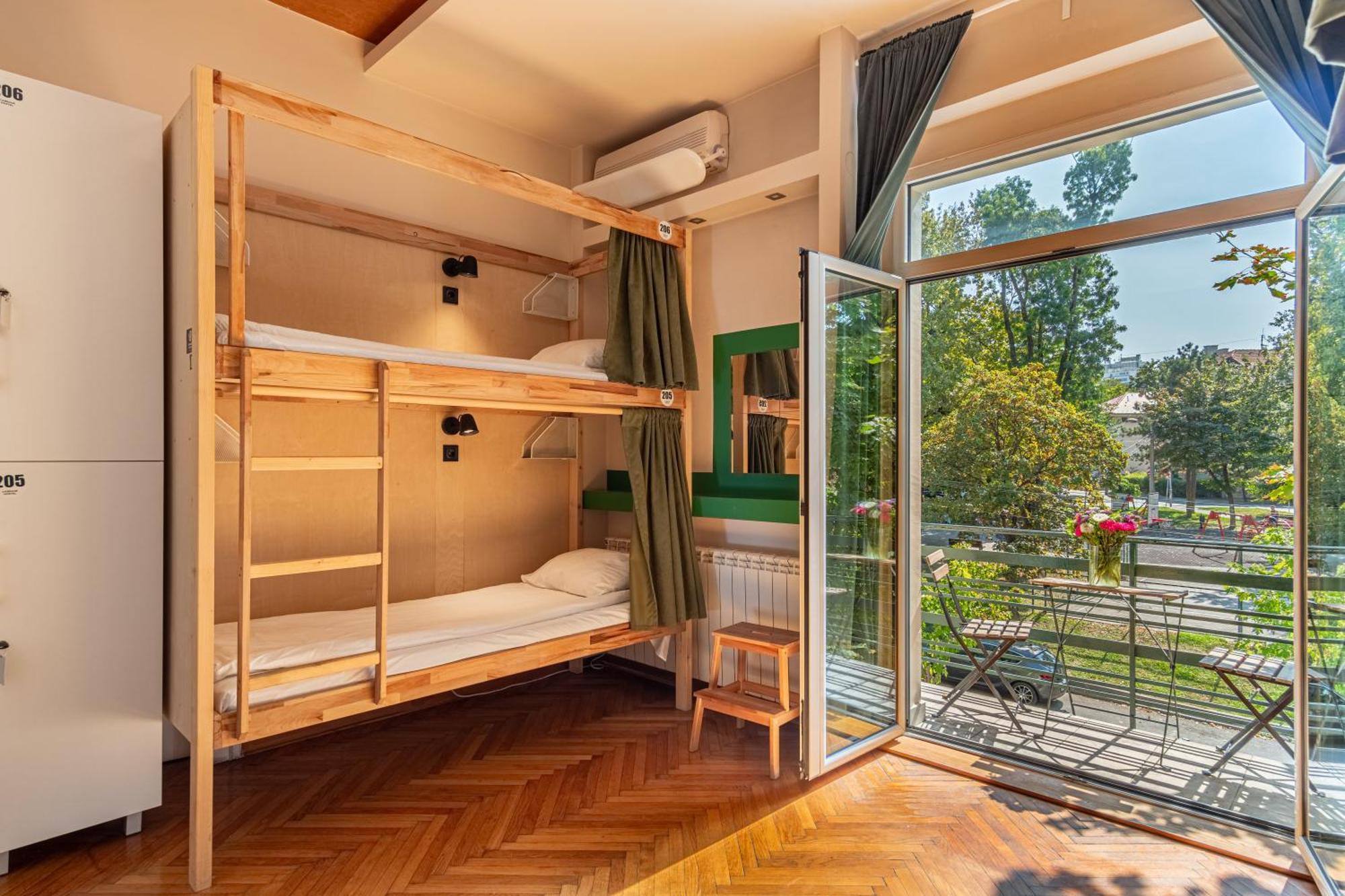 Cabbage Hostel ベオグラード エクステリア 写真