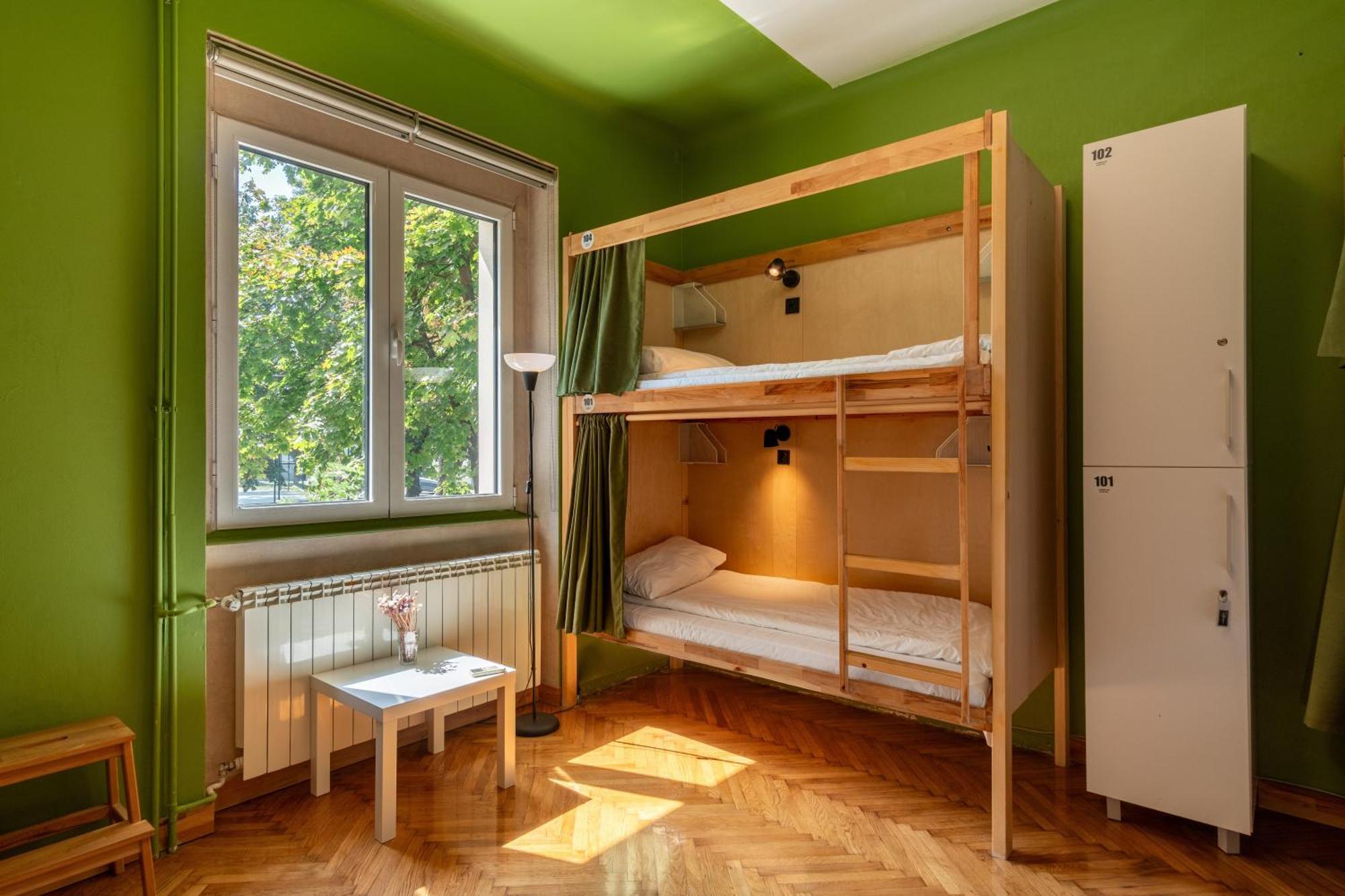 Cabbage Hostel ベオグラード エクステリア 写真