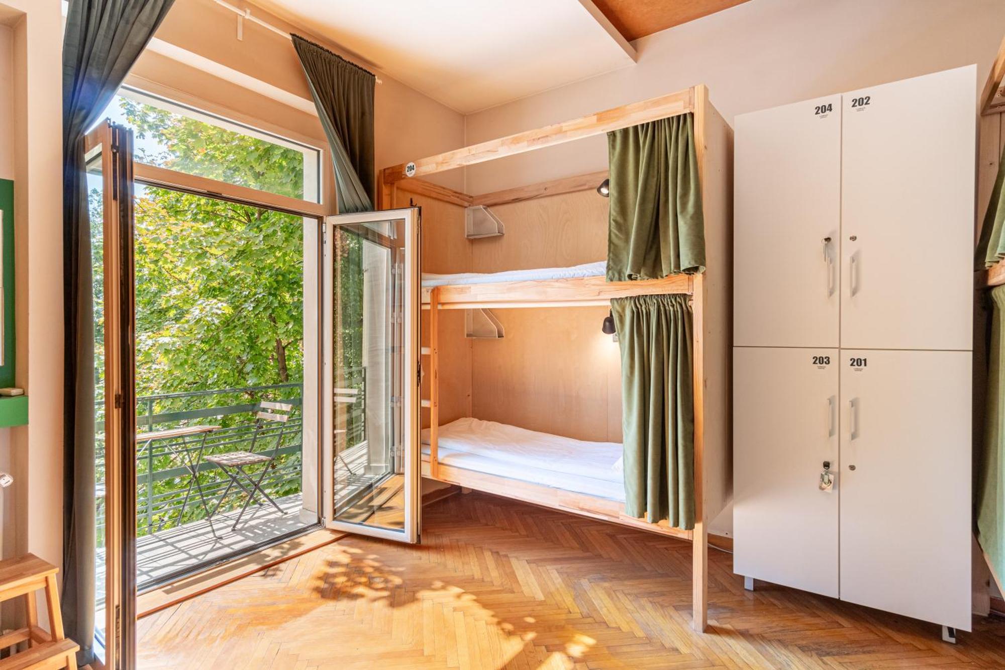Cabbage Hostel ベオグラード エクステリア 写真