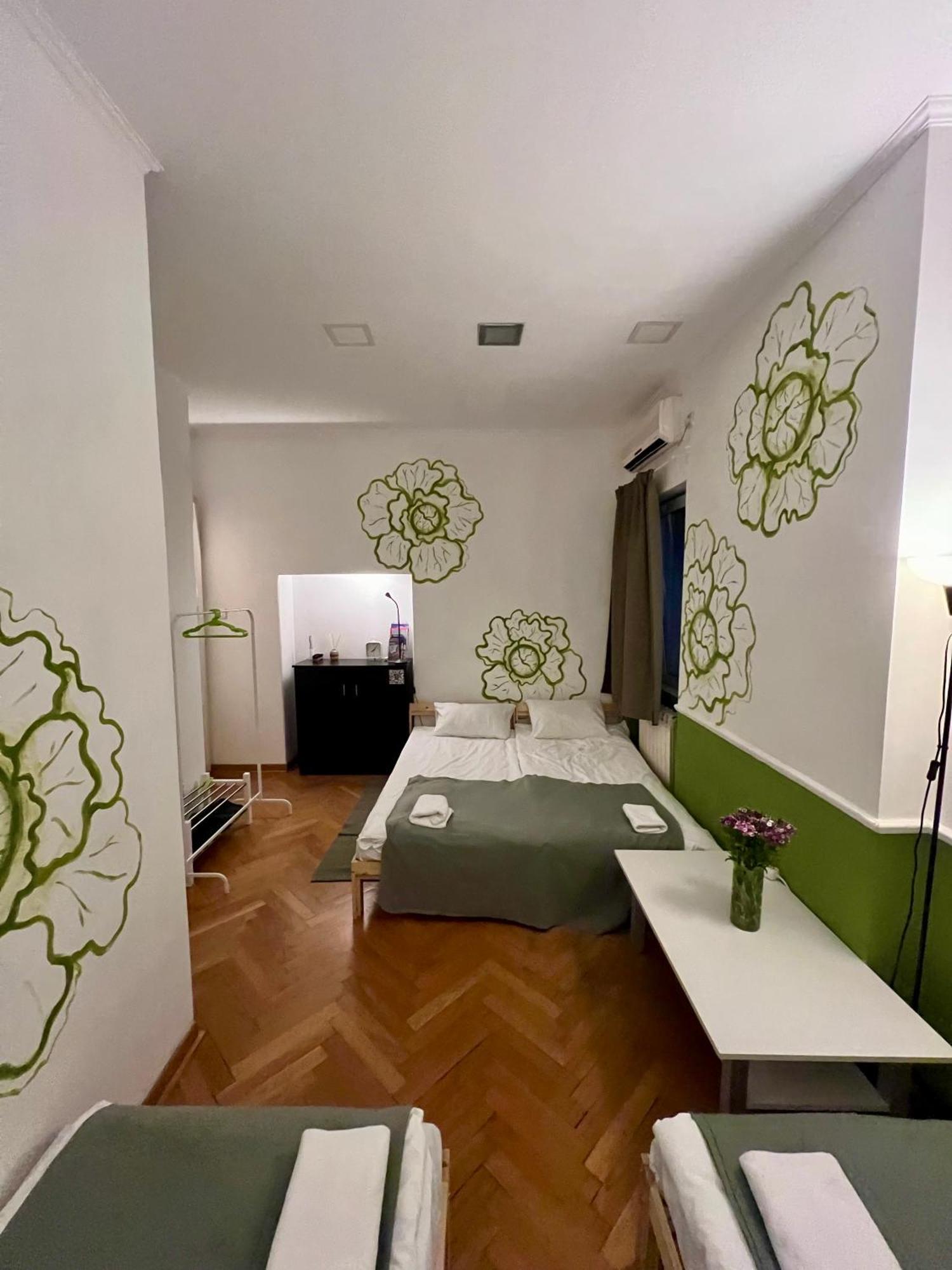 Cabbage Hostel ベオグラード エクステリア 写真