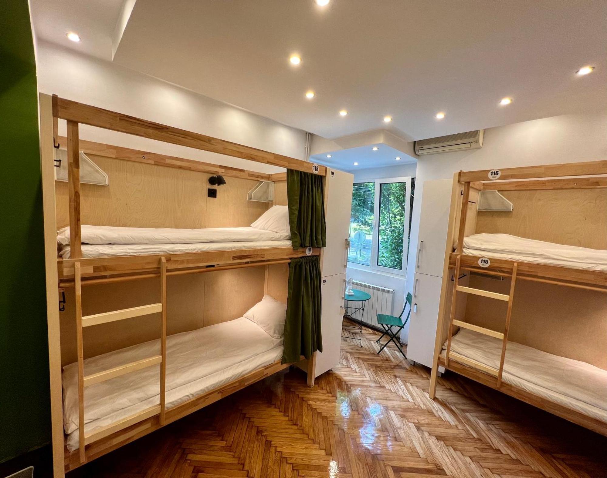 Cabbage Hostel ベオグラード エクステリア 写真