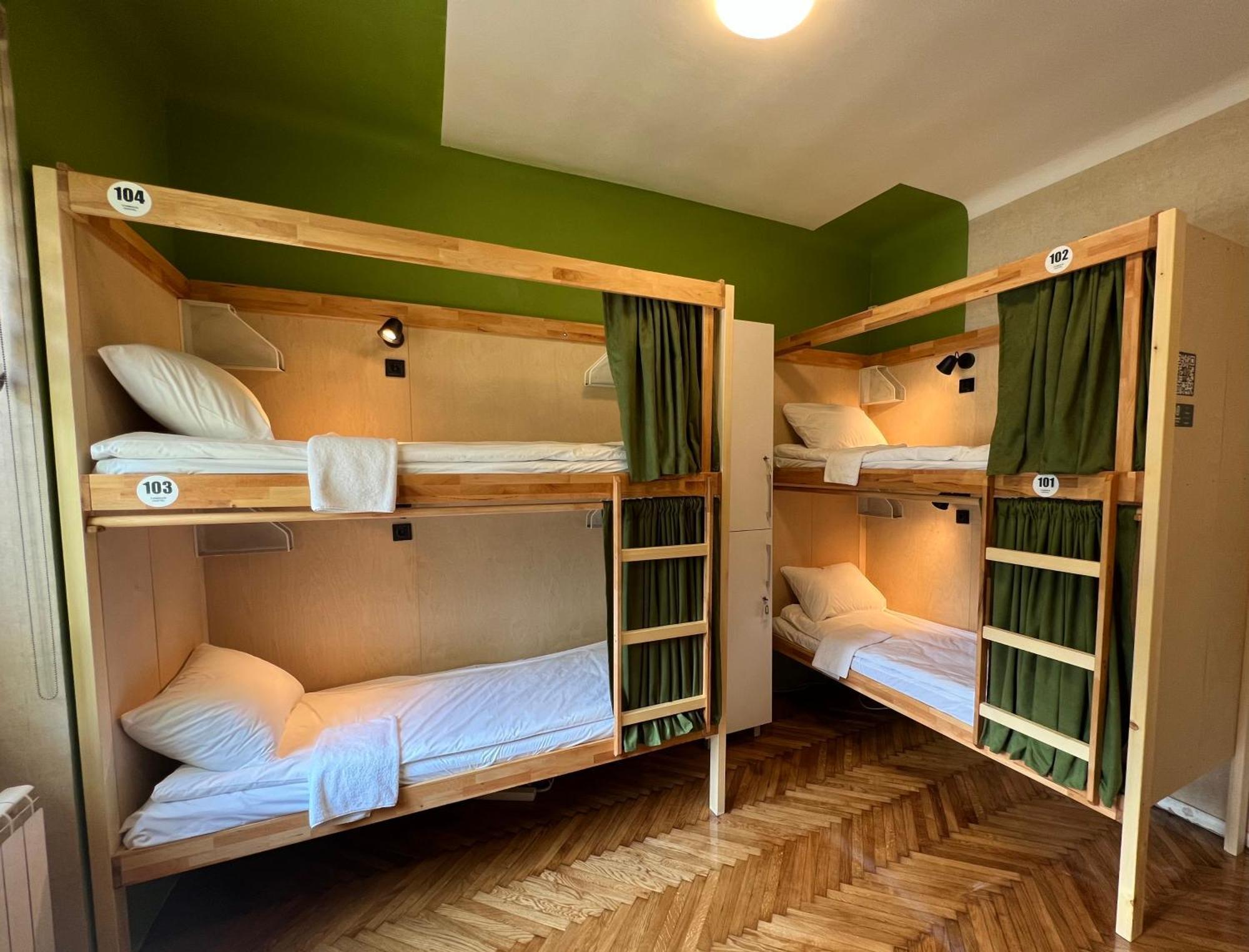 Cabbage Hostel ベオグラード エクステリア 写真