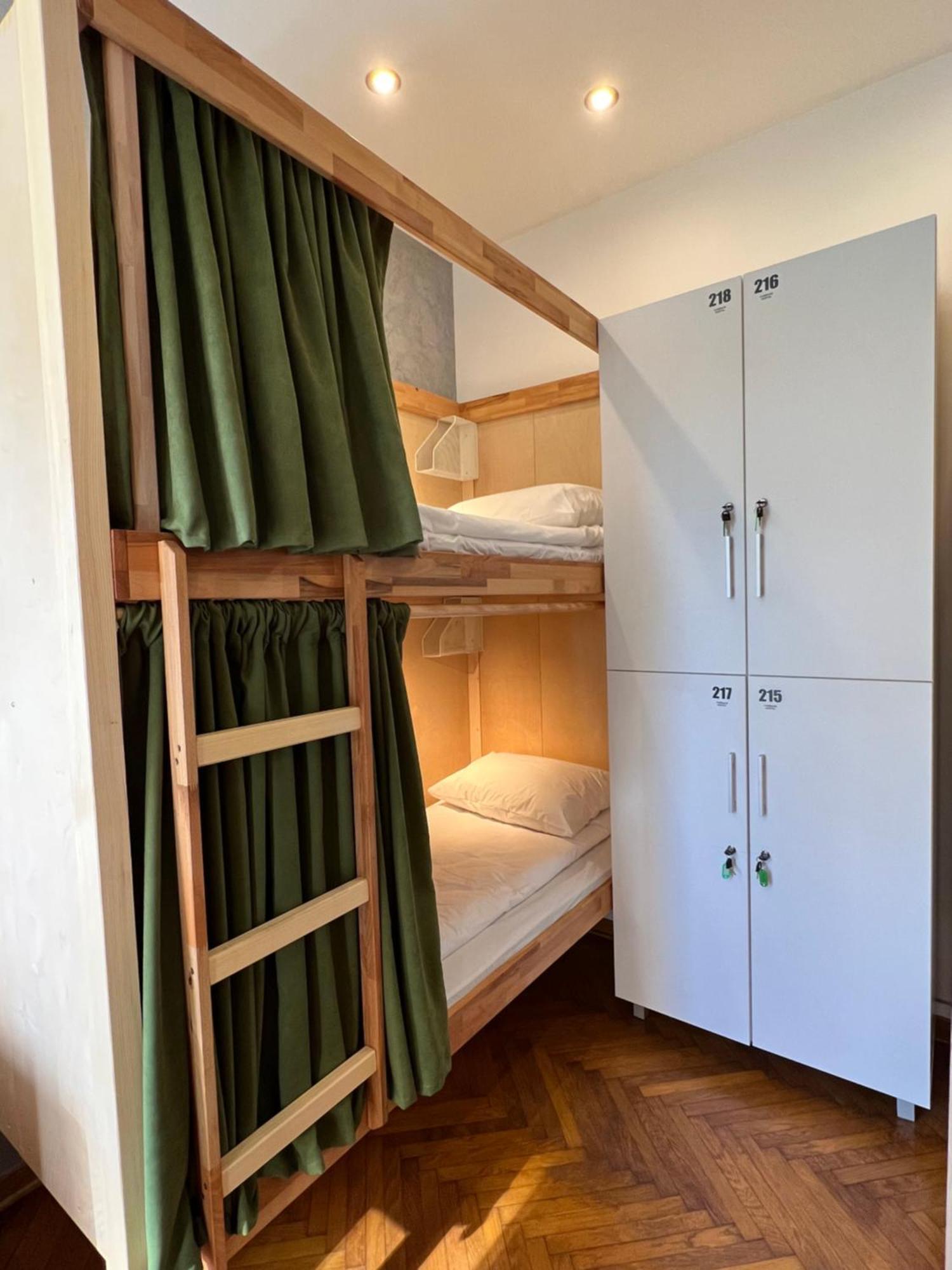 Cabbage Hostel ベオグラード エクステリア 写真