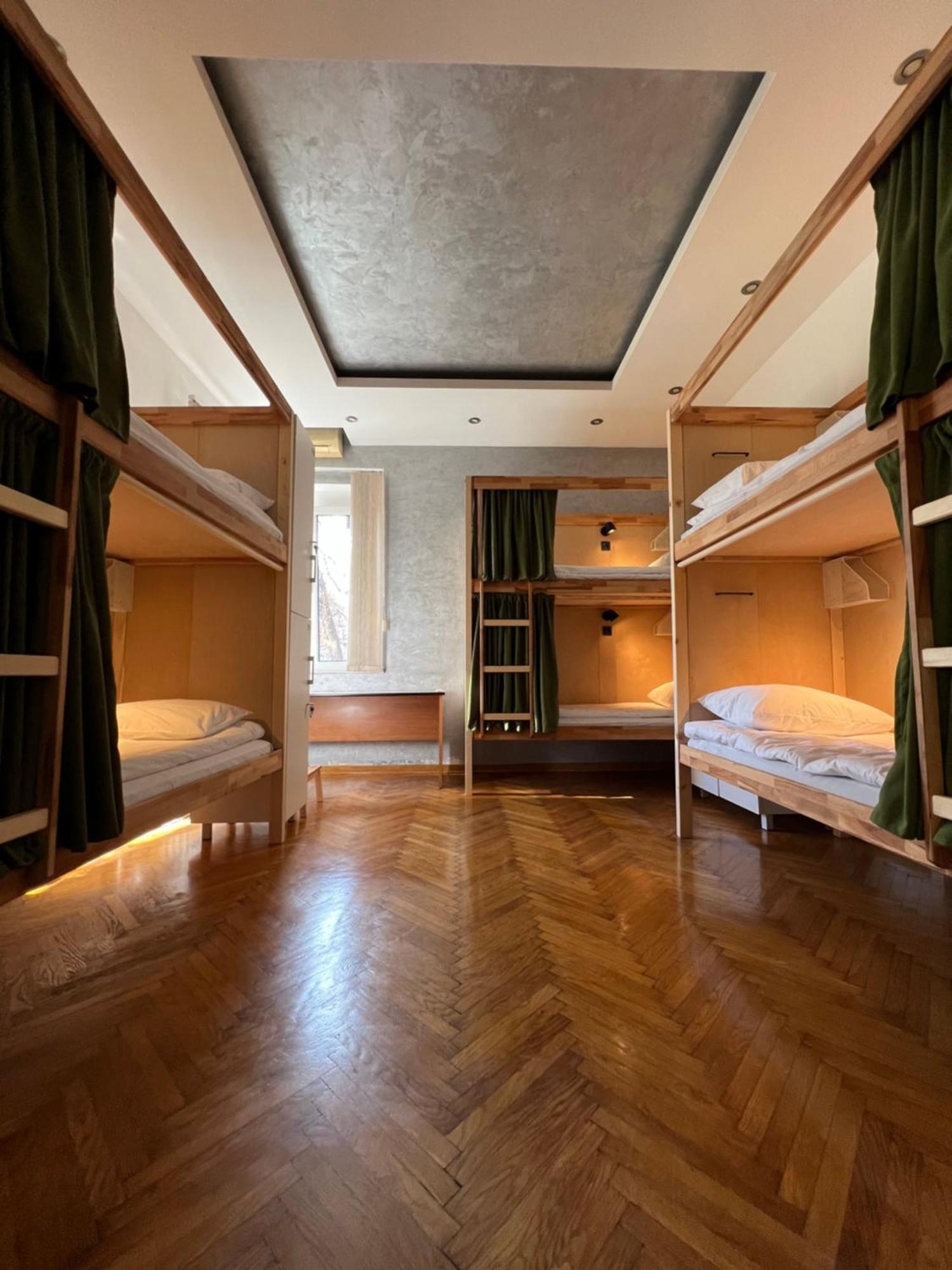 Cabbage Hostel ベオグラード エクステリア 写真